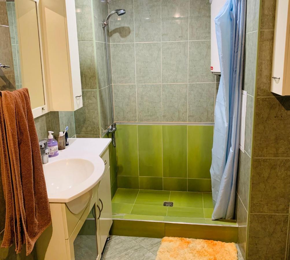 Cozy Apartment Near Republic Square Yerevan Exterior photo