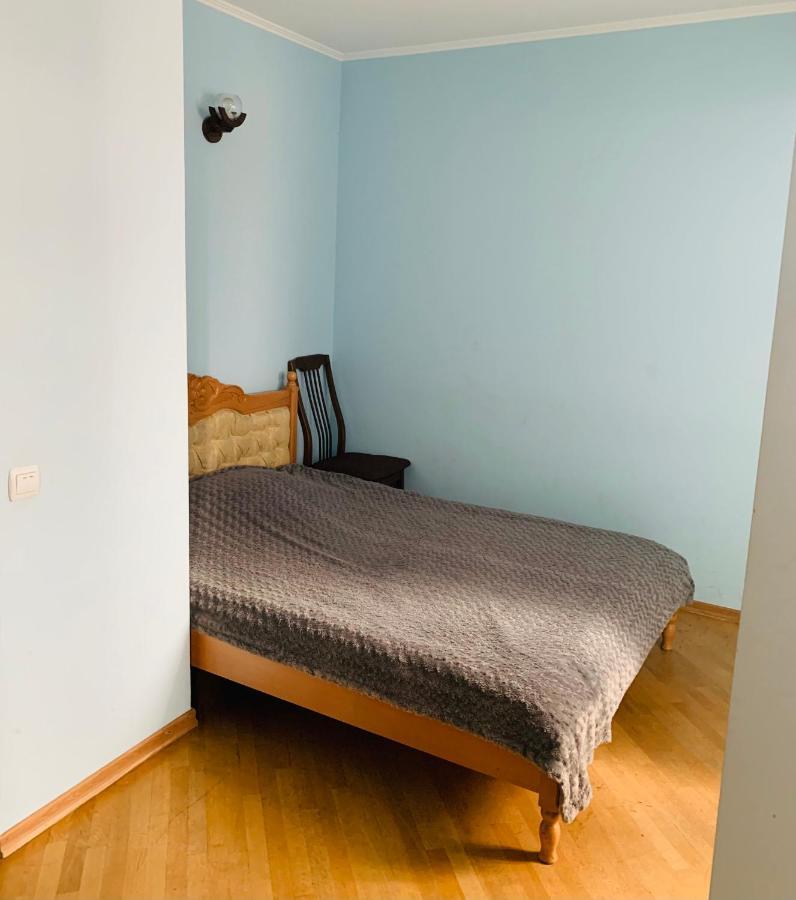 Cozy Apartment Near Republic Square Yerevan Exterior photo