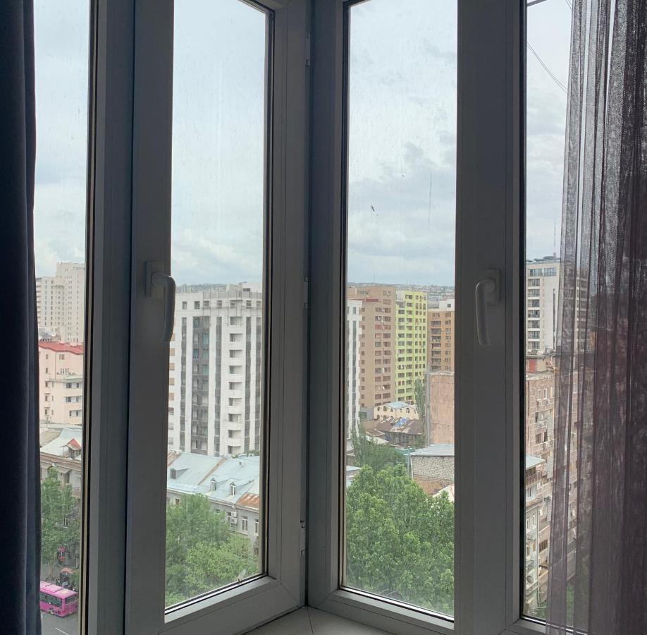 Cozy Apartment Near Republic Square Yerevan Exterior photo
