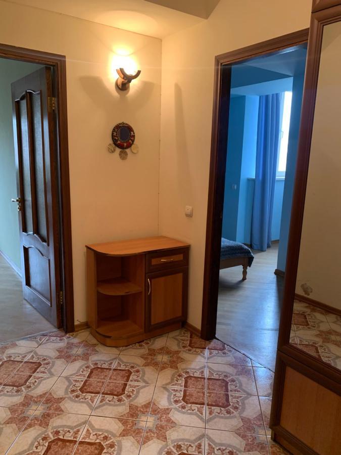 Cozy Apartment Near Republic Square Yerevan Exterior photo